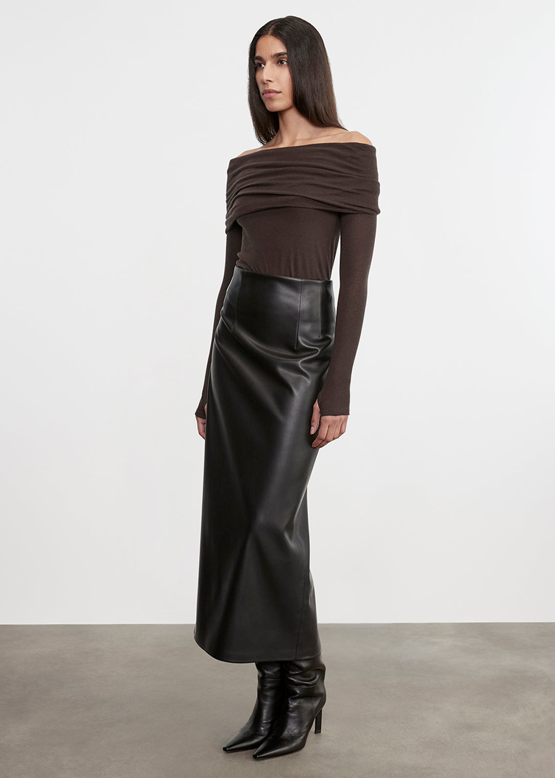 Cashmere L/S Off-Shoulder Top | Dark Brown