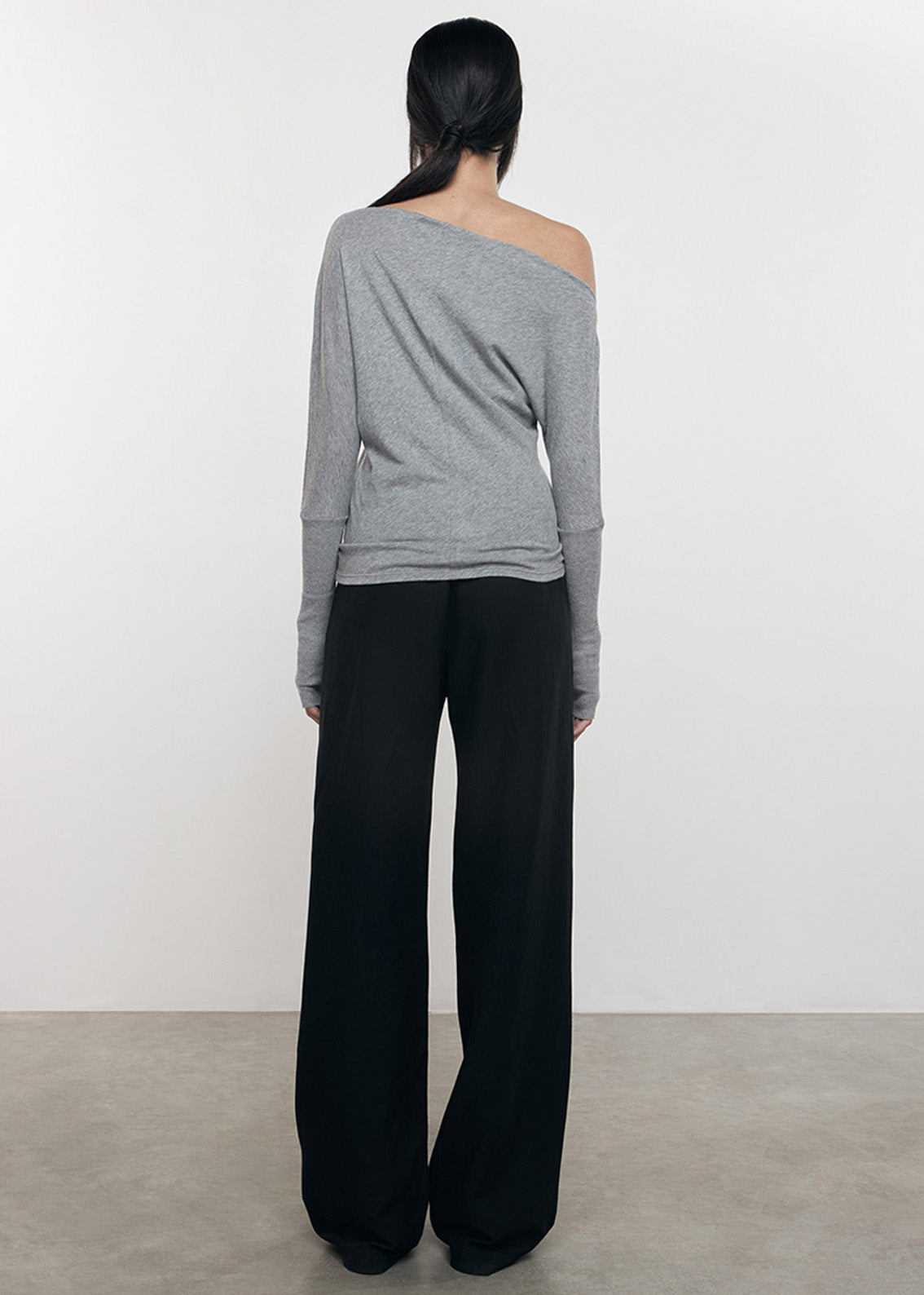 cashmere cuffed off shoulder l/s-smoke