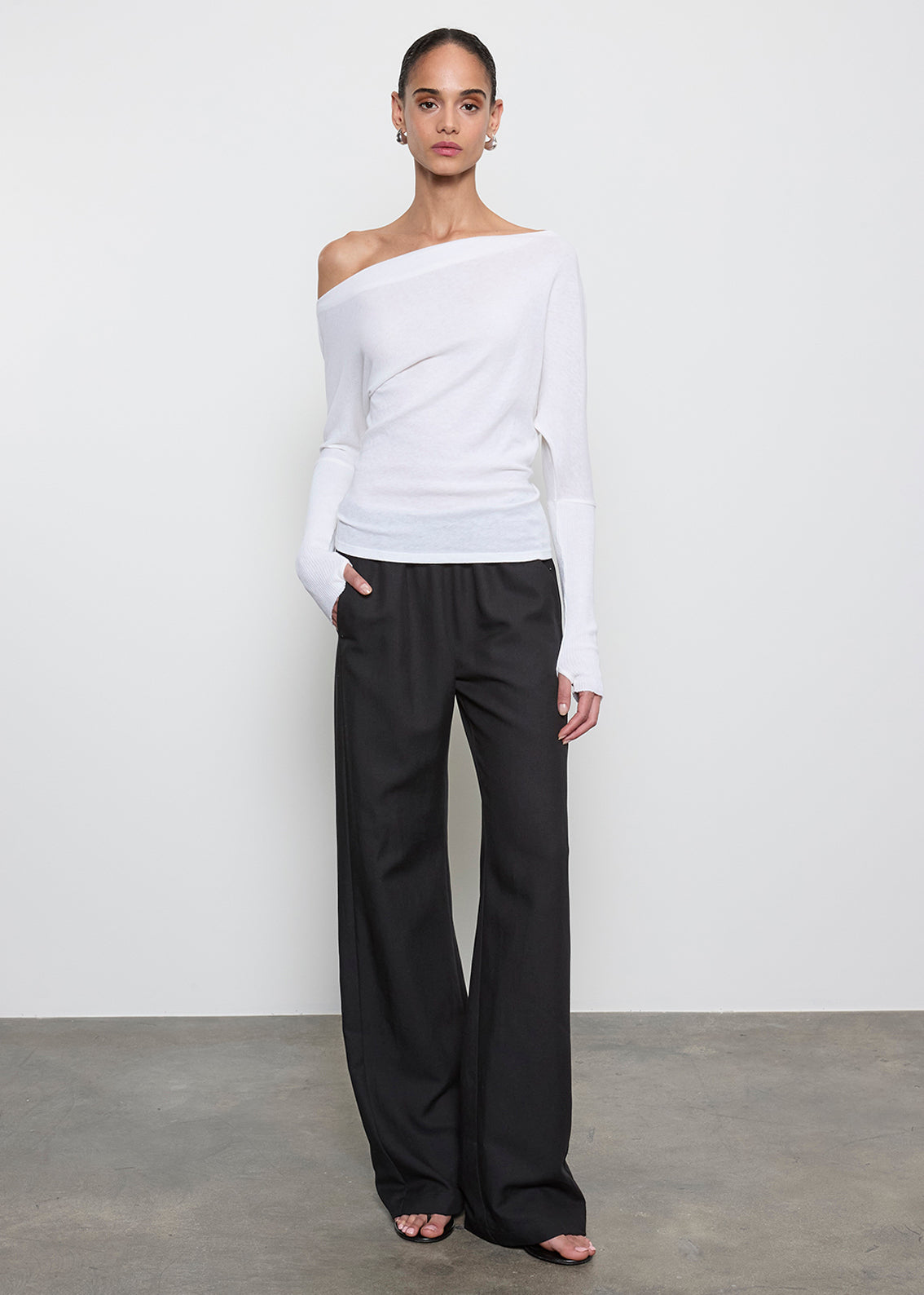 トップス kazu Cashmere Cuffed Off Shoulder L/S | White – Enza Costa
