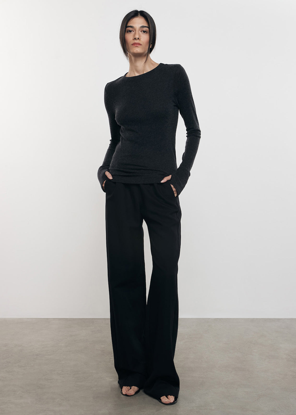 Cashmere Easy Cuffed Crew | Charcoal