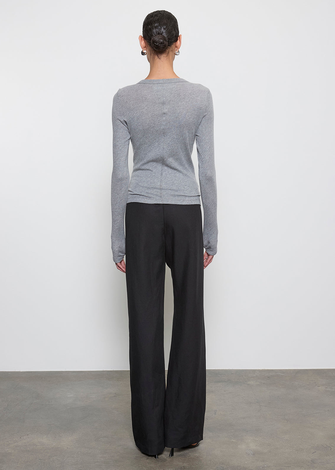 Cashmere New Classic L/S Crew | Smoke