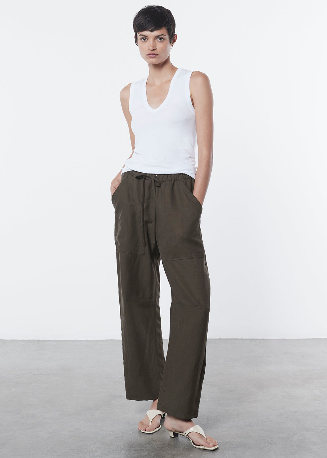 Essential Sleeveless U | White