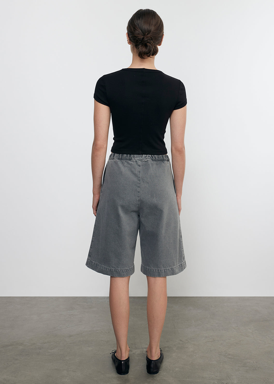 supima baby cropped tee in black