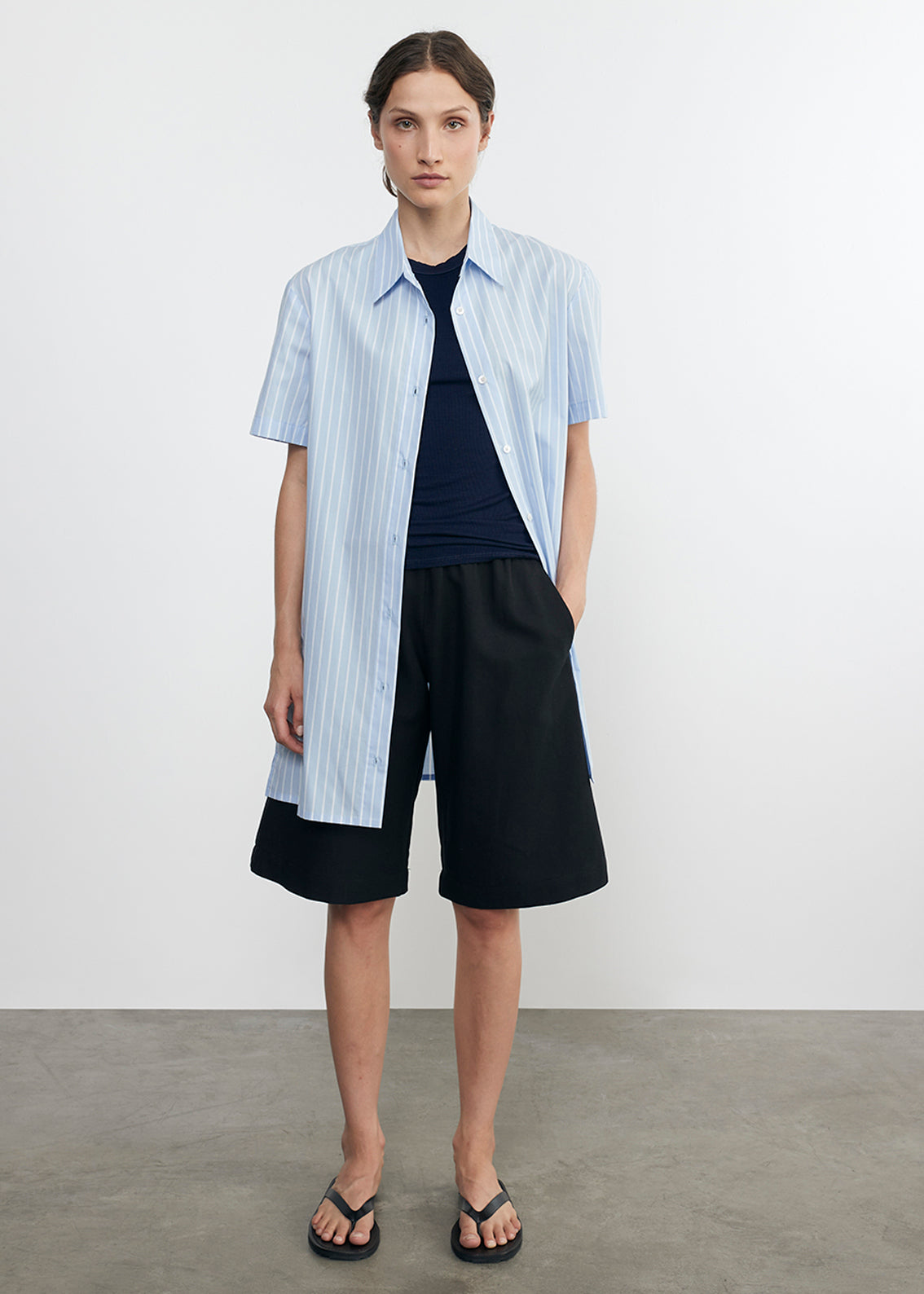 twill bermuda short in black