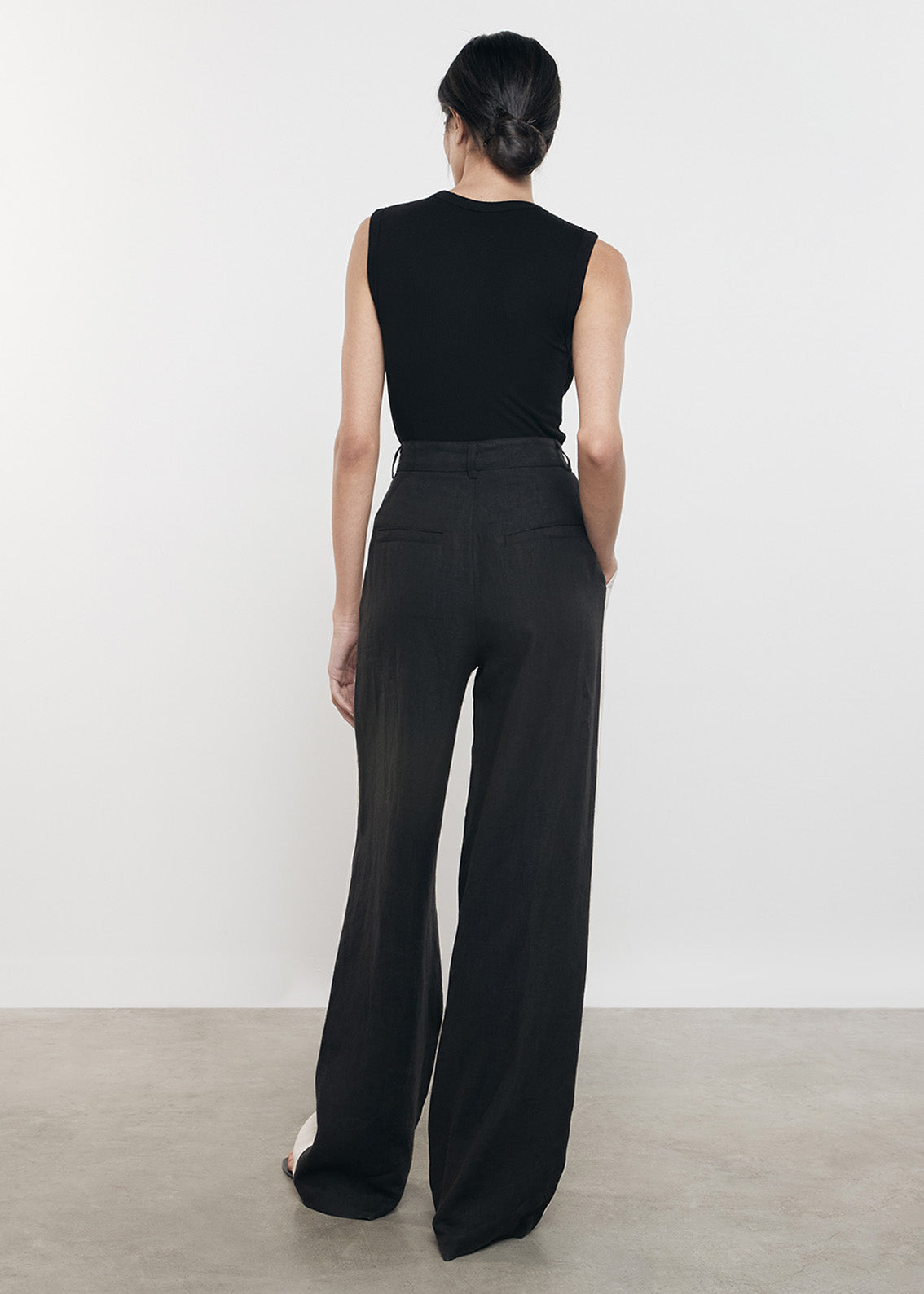 Silk Rib Sleeveless Tank | Black