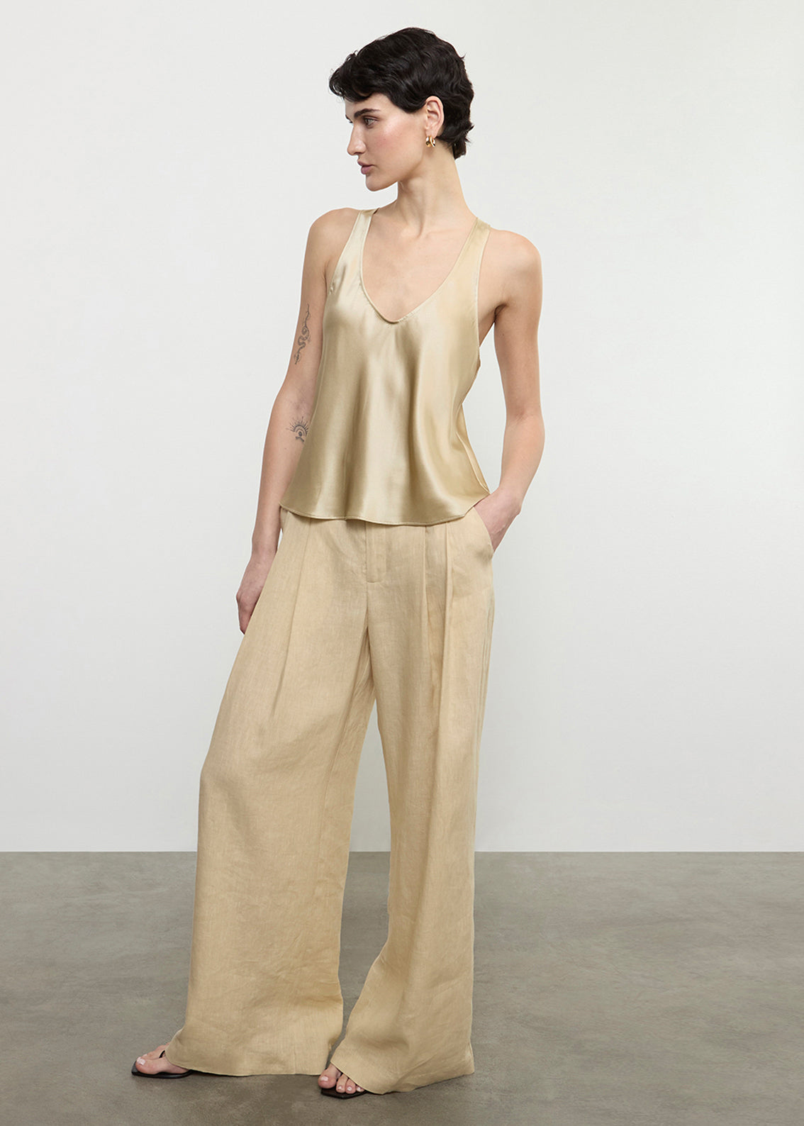 Linen Pleated Trouser | Blonde