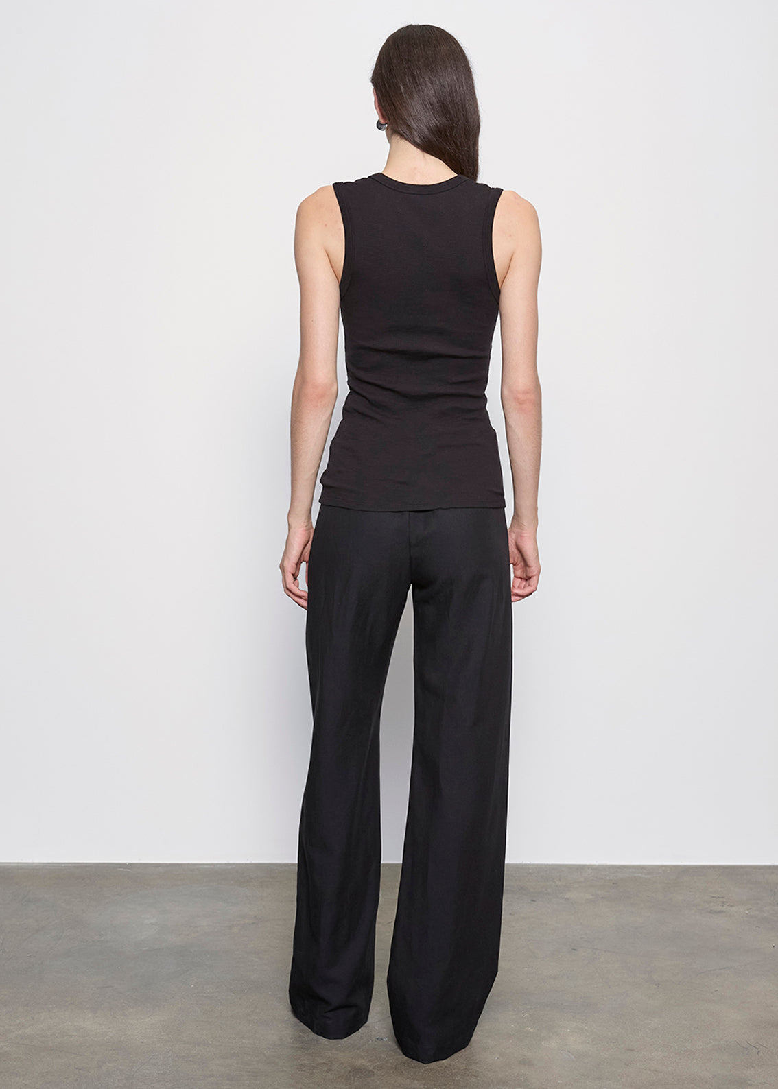 Textured Knit Sleeveless U | Black