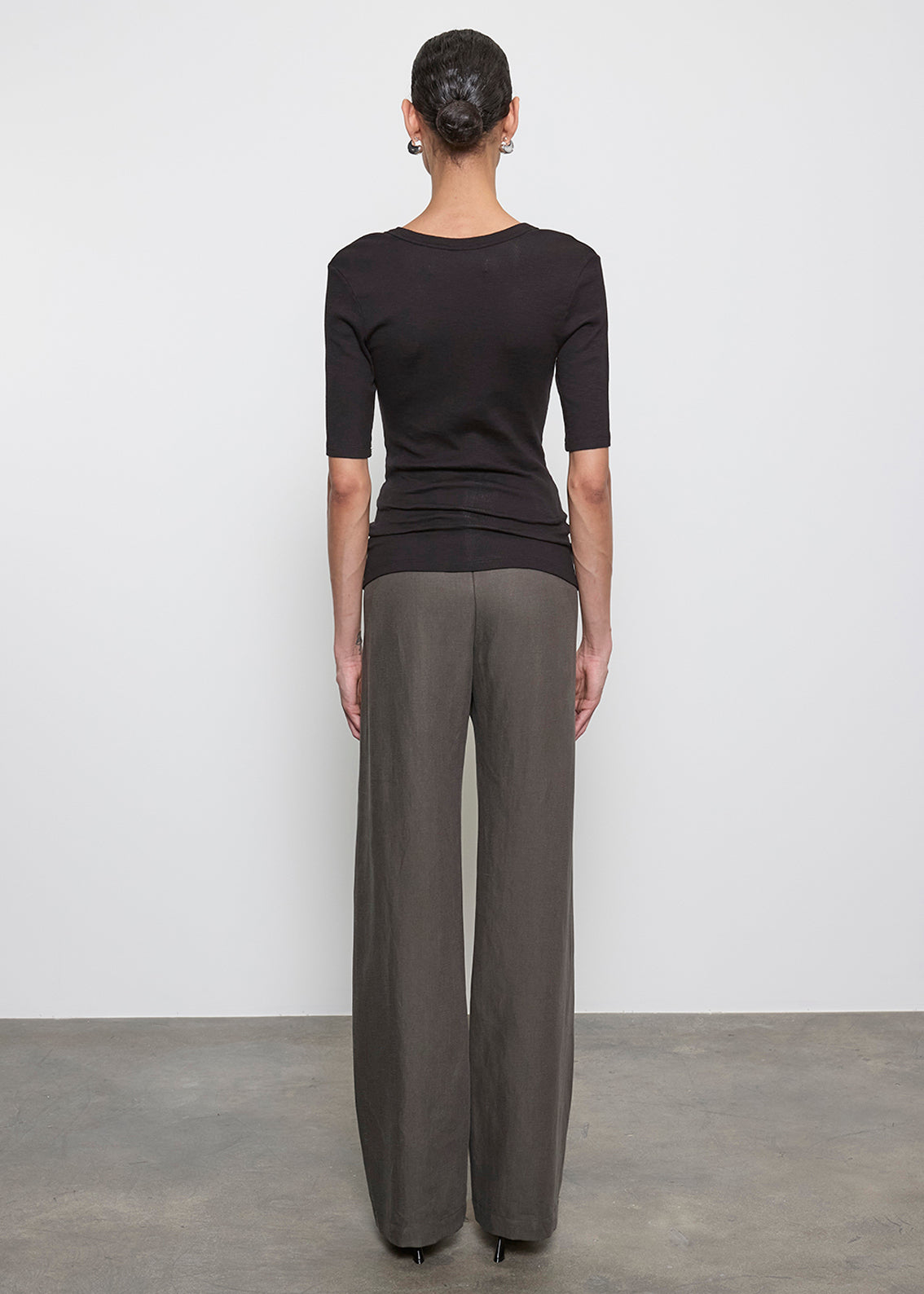 Textured Knit Half Sleeve U | Black