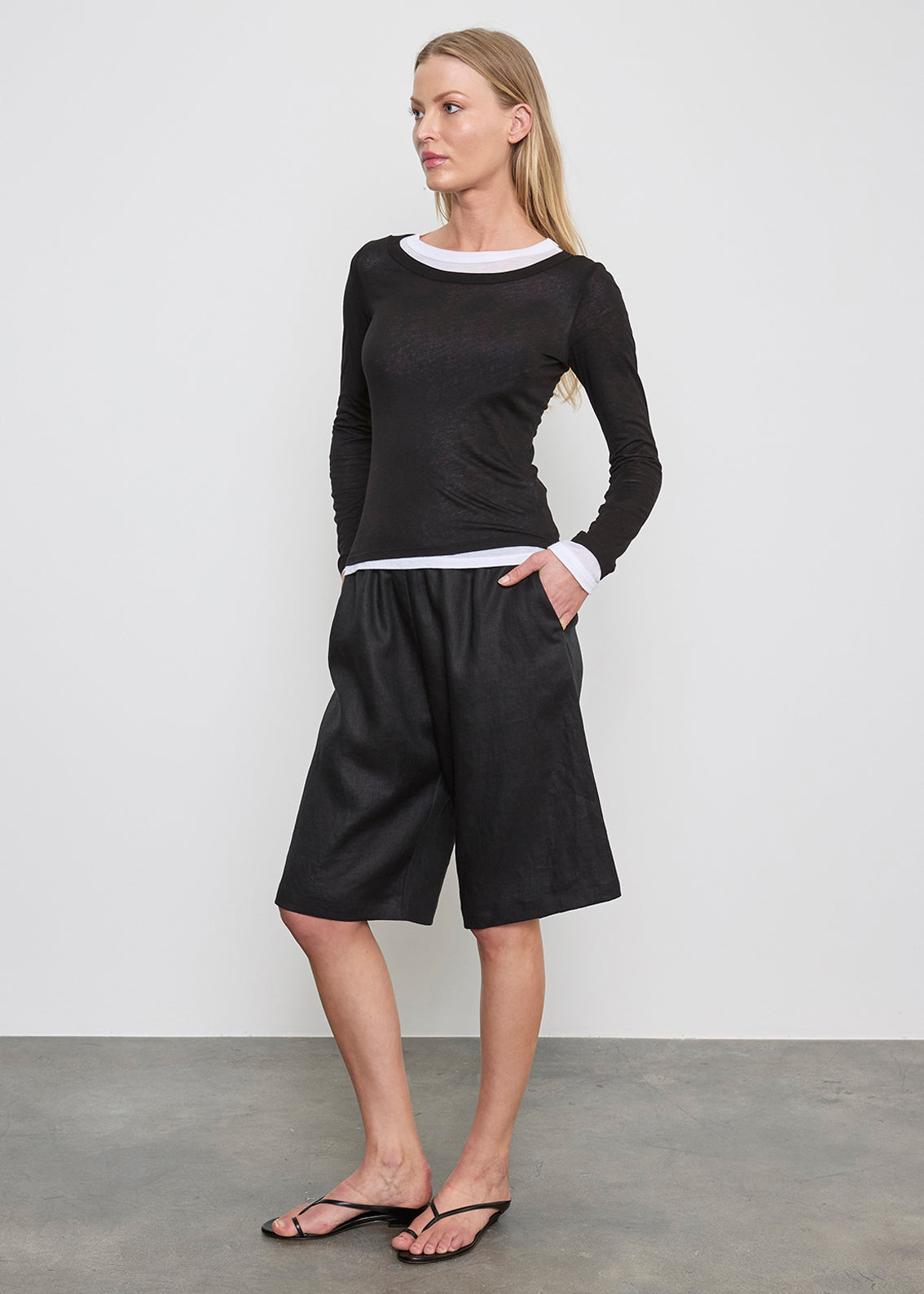 Linen Bermuda Short | Black