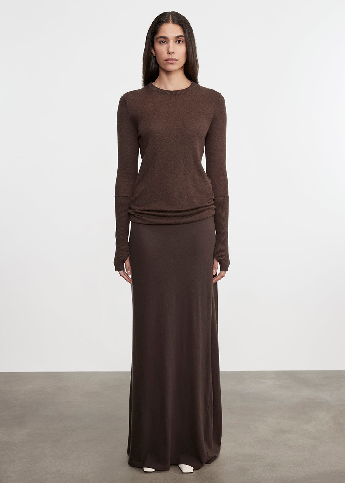 Fine Cashmere Knitted Crewneck Sweater | Bitter Chocolate