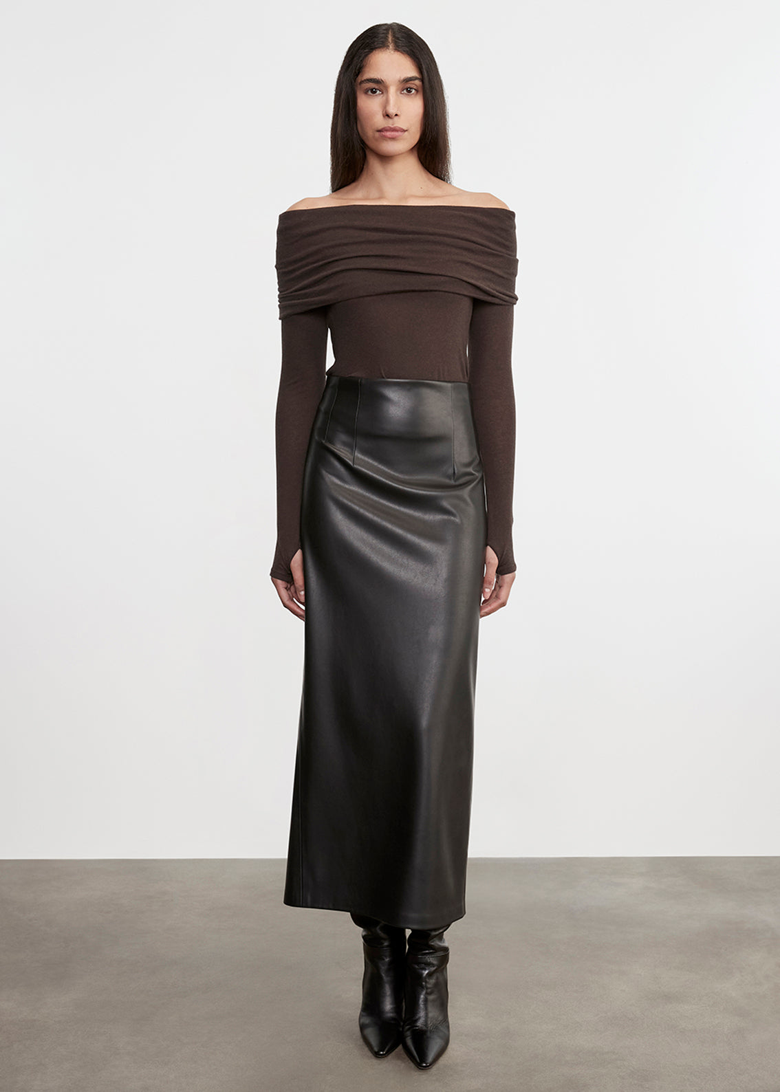 Cashmere L/S Off-Shoulder Top | Dark Brown