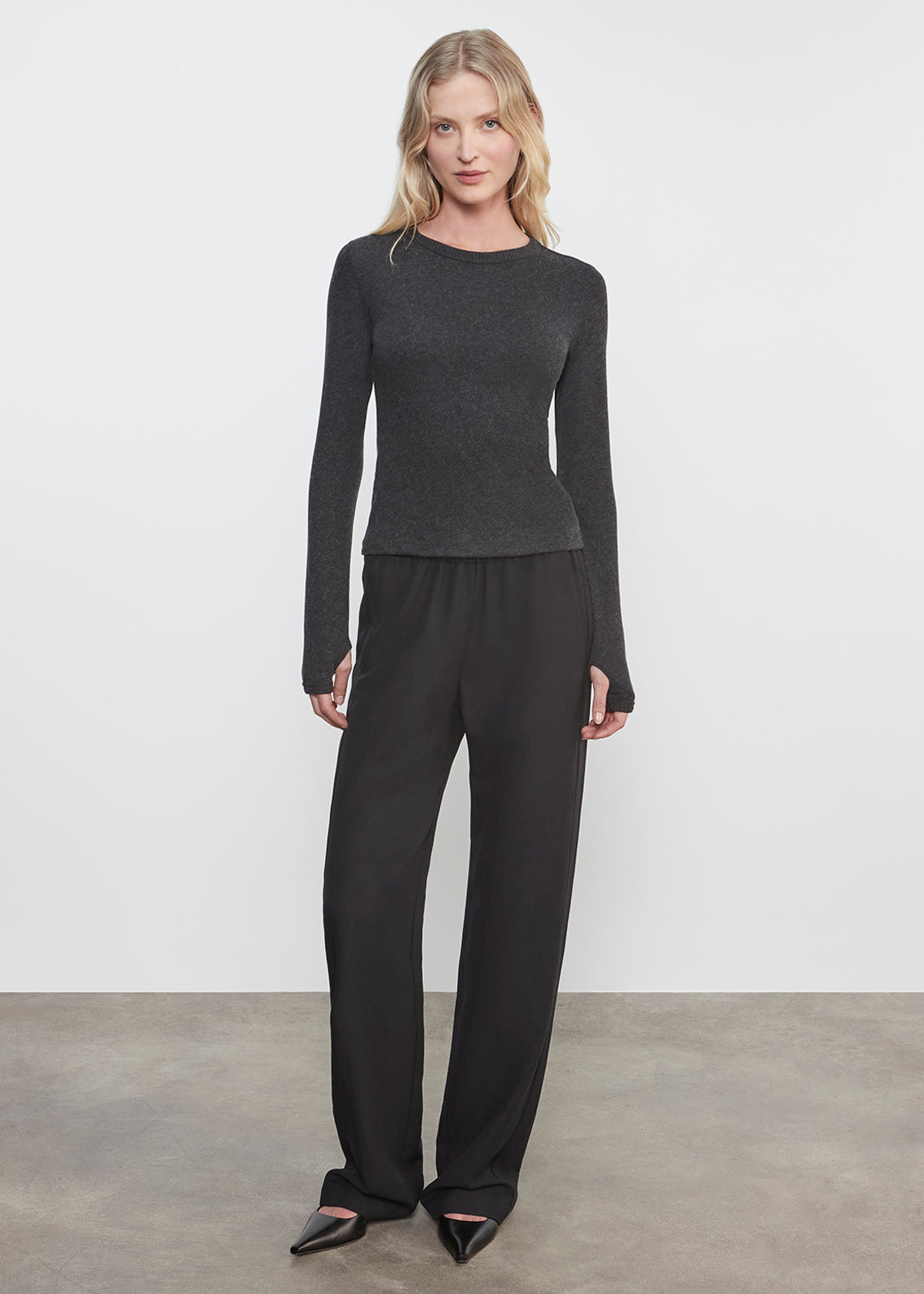 Cashmere New Classic L/S Crew | Charcoal