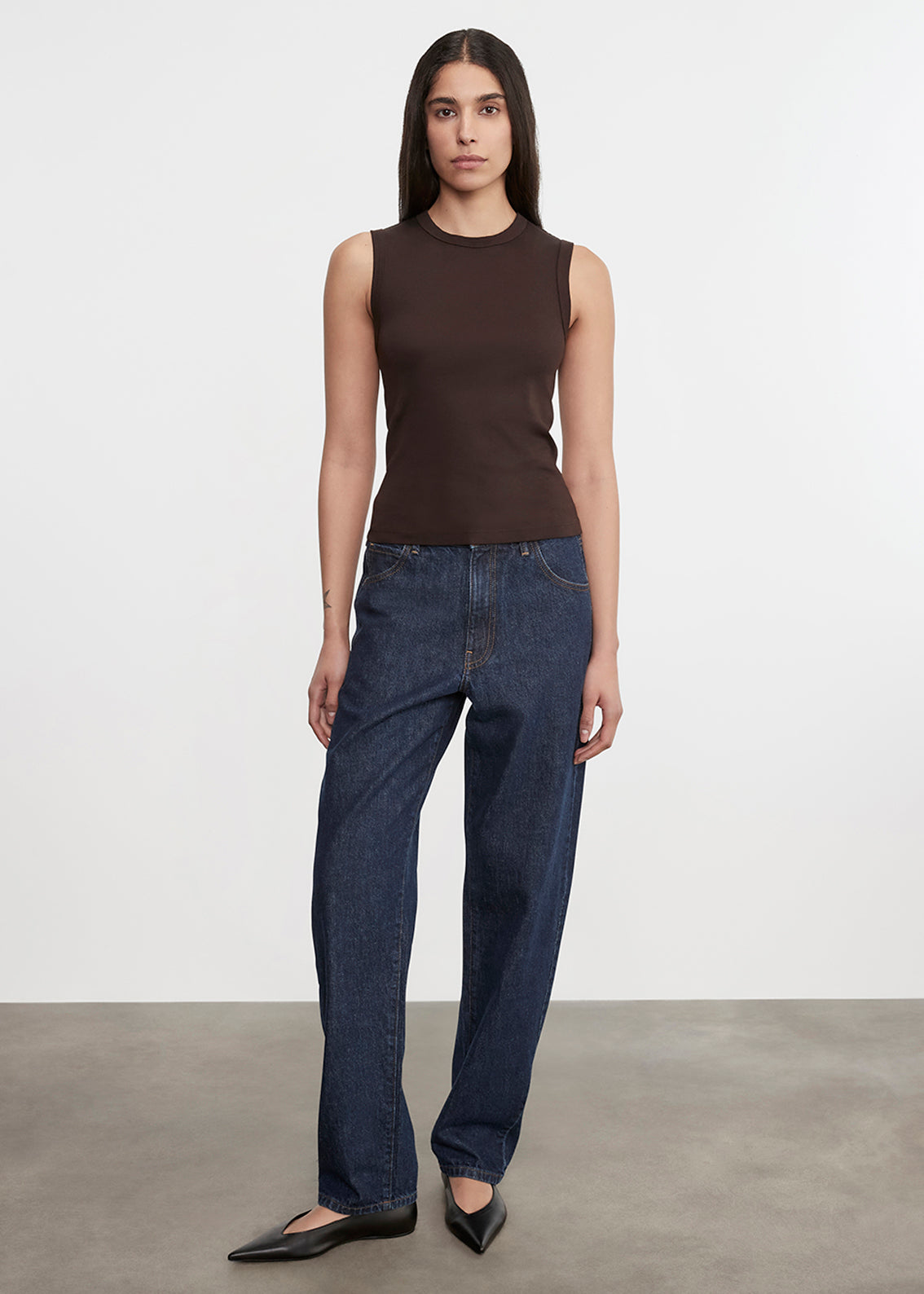 Cashmere New Classic Sleeveless Crew | Dark Brown