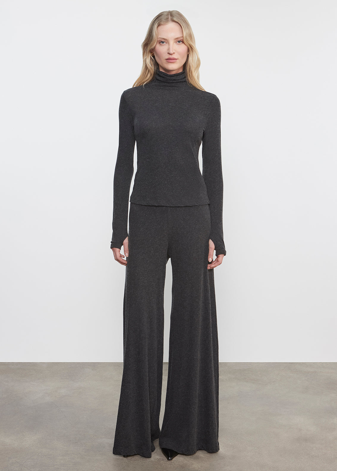 Cashmere New Classic Turtleneck | Charcoal