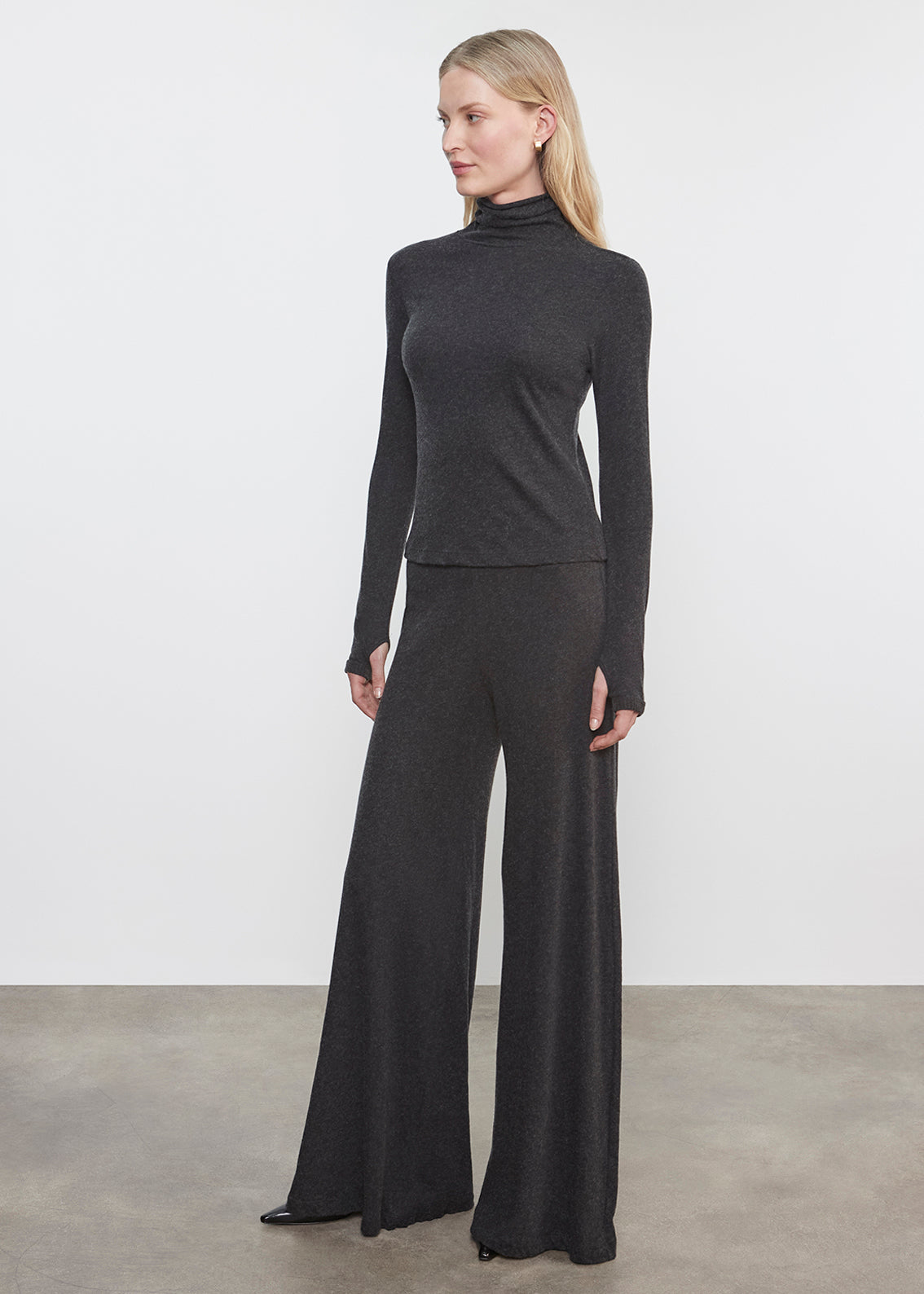 Cashmere New Classic Turtleneck | Charcoal