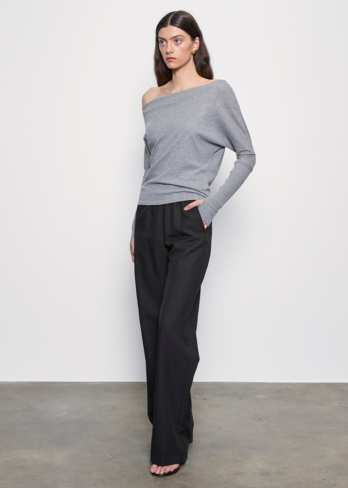 Cashmere Cuffed Off Shoulder L/S | Smoke