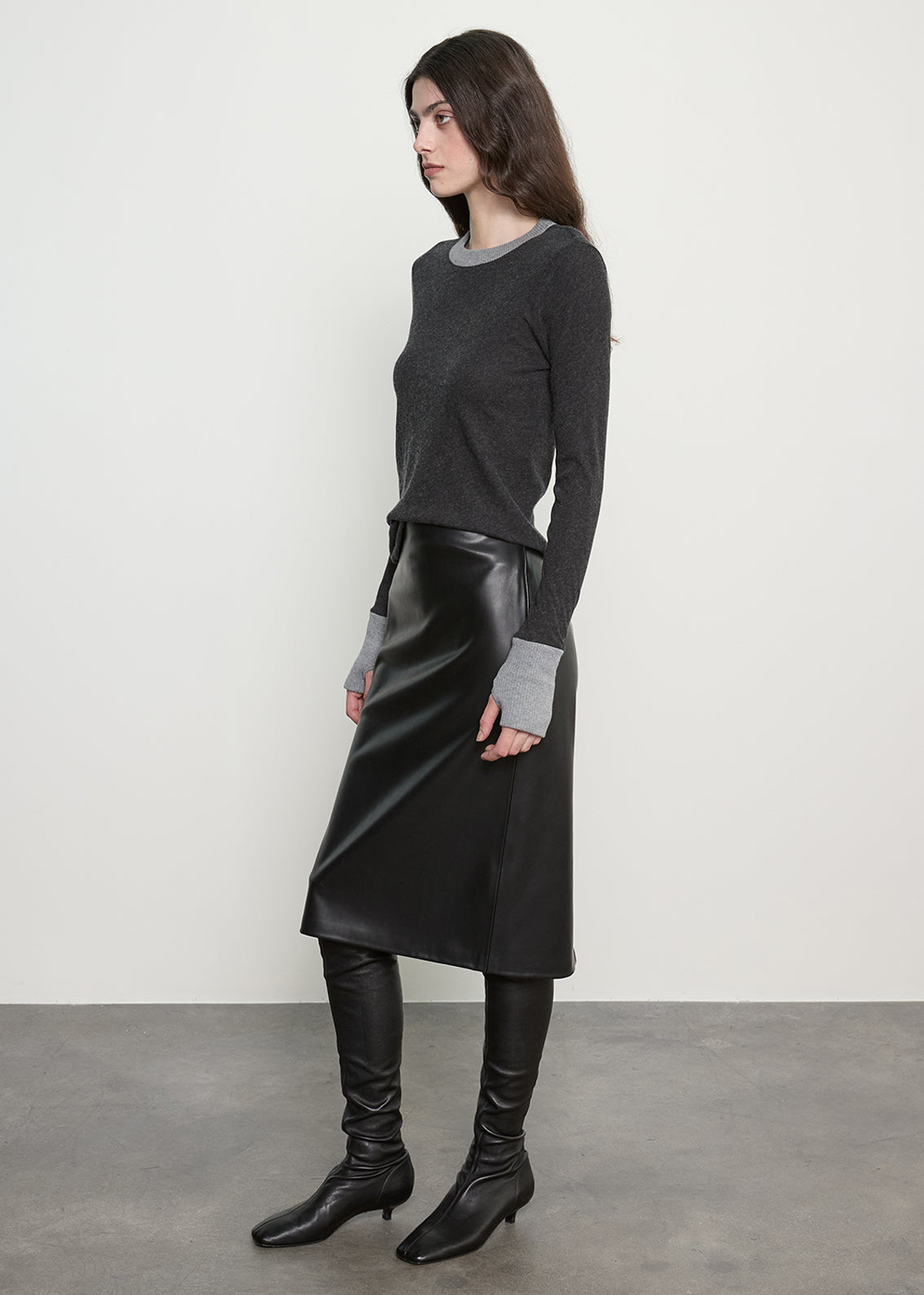 Leather Minimal Skirt | Black