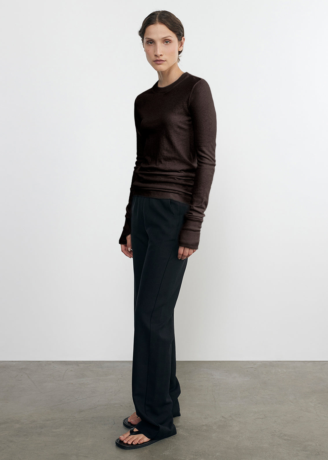 Cashmere Easy Cuffed Crew | Dark Brown