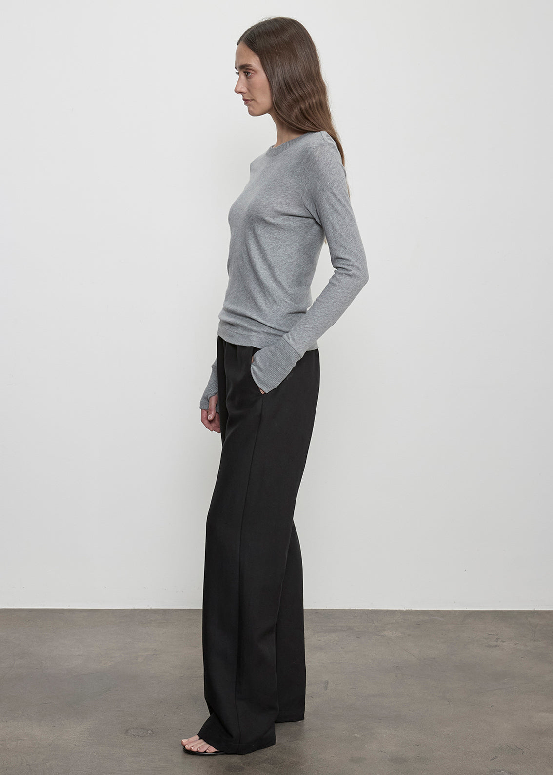 Fine Cashmere Jersey Easy Cuffed Crew | Smoke