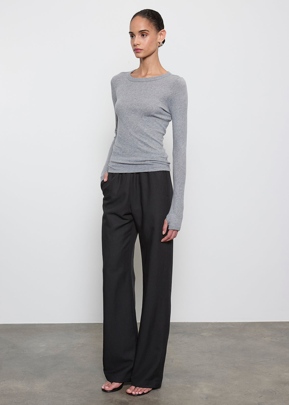 Cashmere New Classic L/S Crew | Smoke