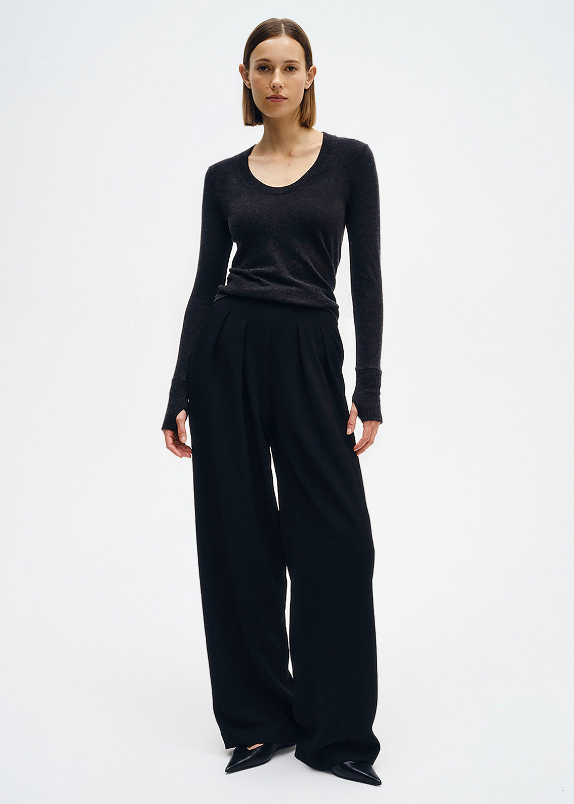 Side-Zip Essential Trouser | Black