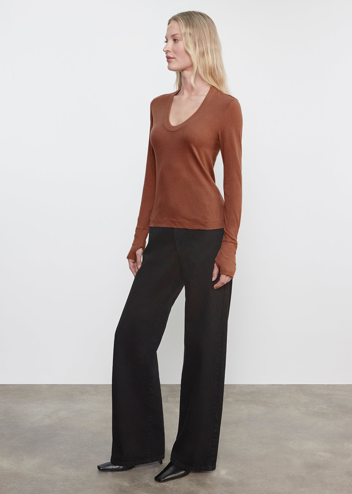 Cashmere Easy Cuffed U | Nutmeg