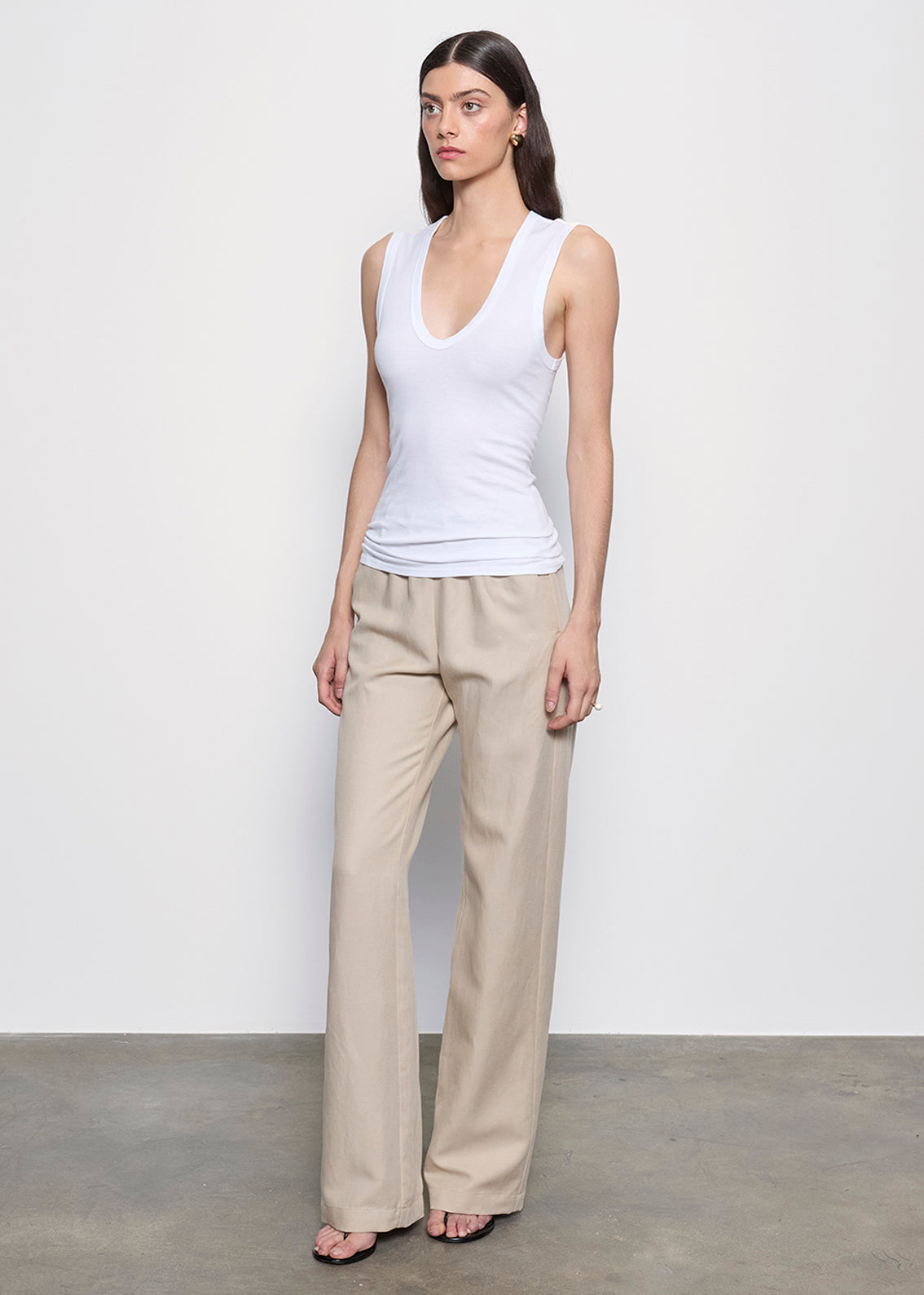 t*e様 ensou. Right-pocketed Sleeveless 25 Essential Sleeveless U | White – Enza Costa