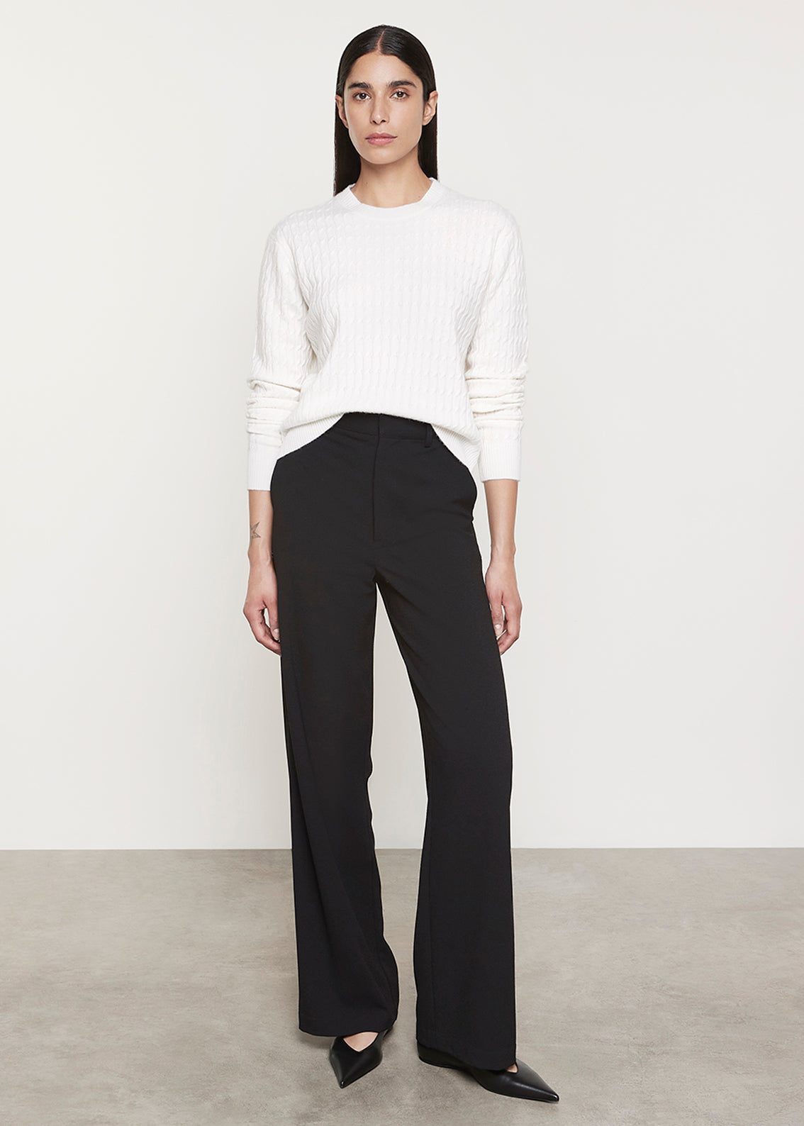 Powder Cashmere Cable Knitted Crew | Chalk