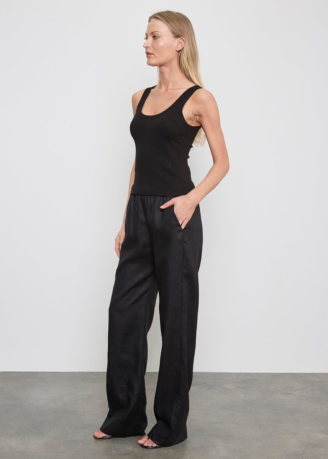 Military Rib Crop Tank | Black