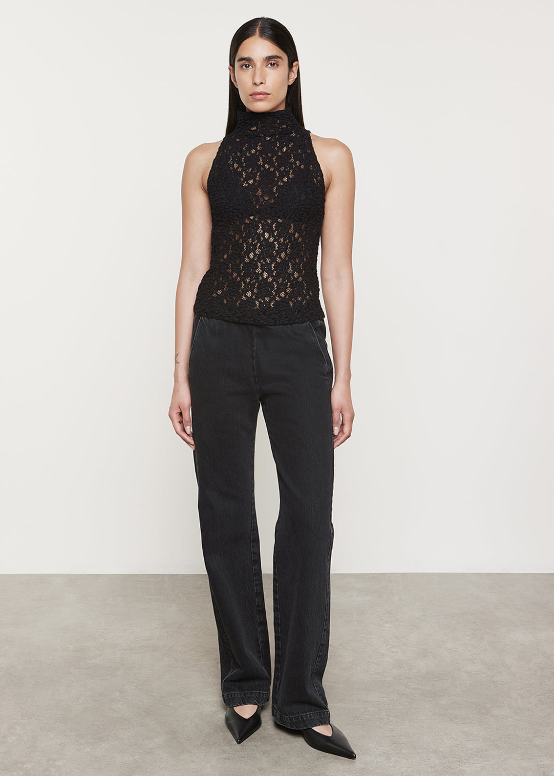 Puckered Lace Sleevelesss Mockneck | Black