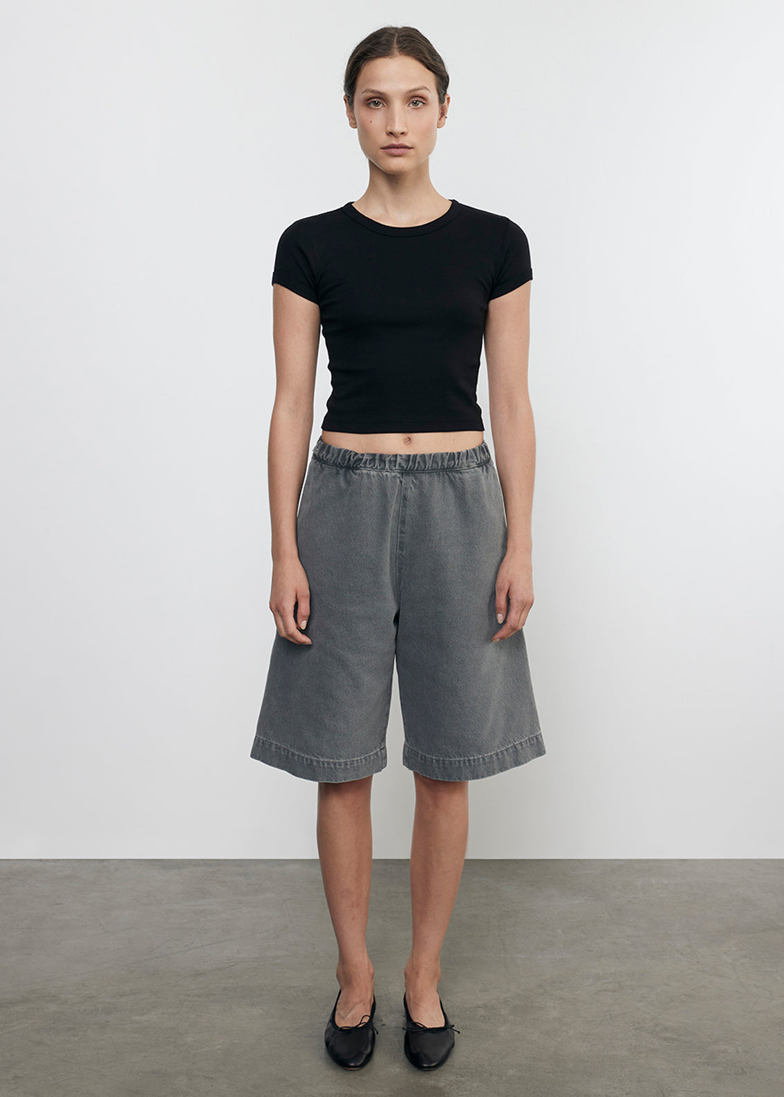 supima baby cropped tee in black