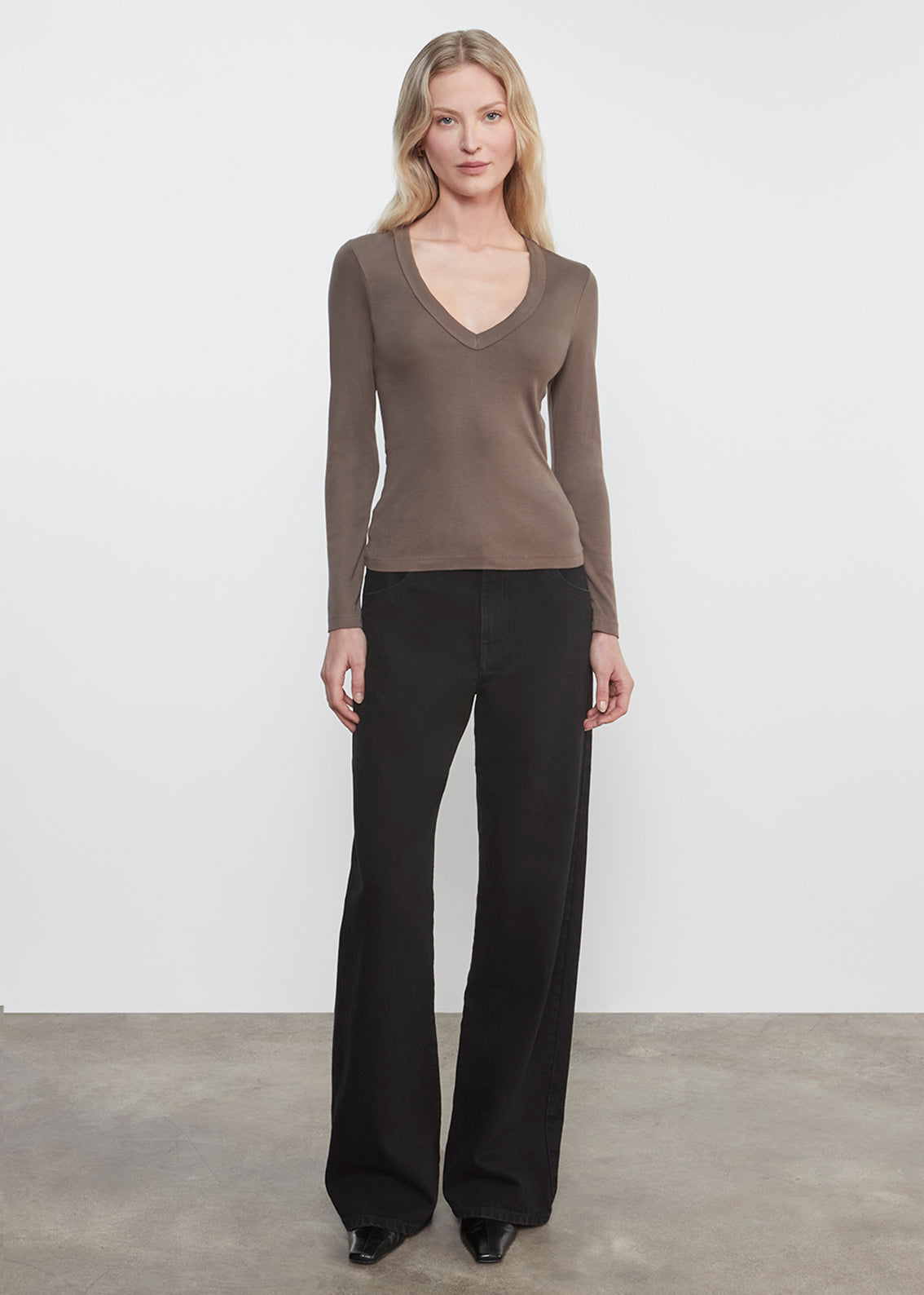 Supima Cotton New Classic L/S V-Neck | Mushroom