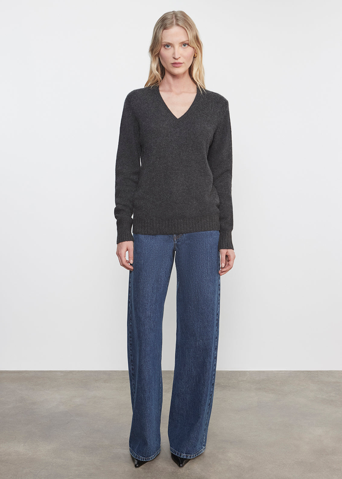 Cashmere V-Neck | Charcoal