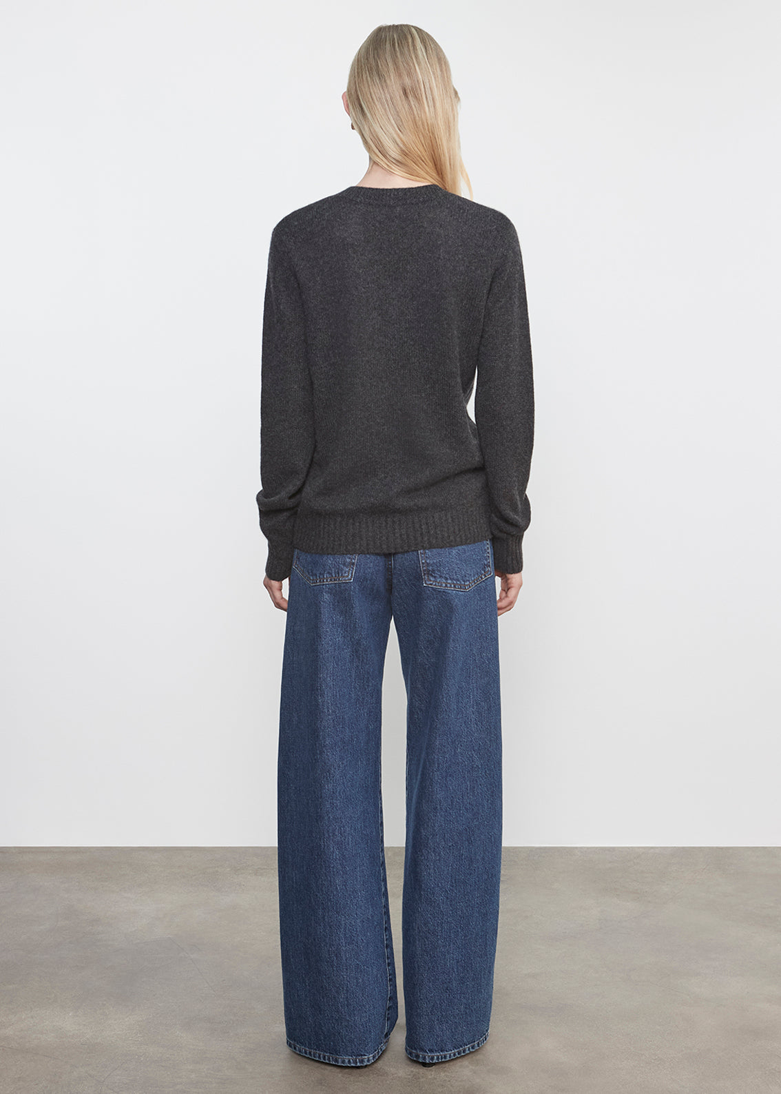 Cashmere V-Neck | Charcoal