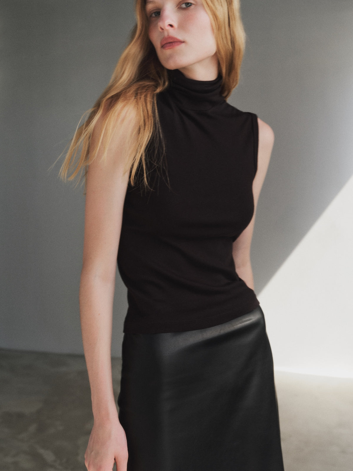 Soft Cotton New Classic Sleeveless Highneck | Black