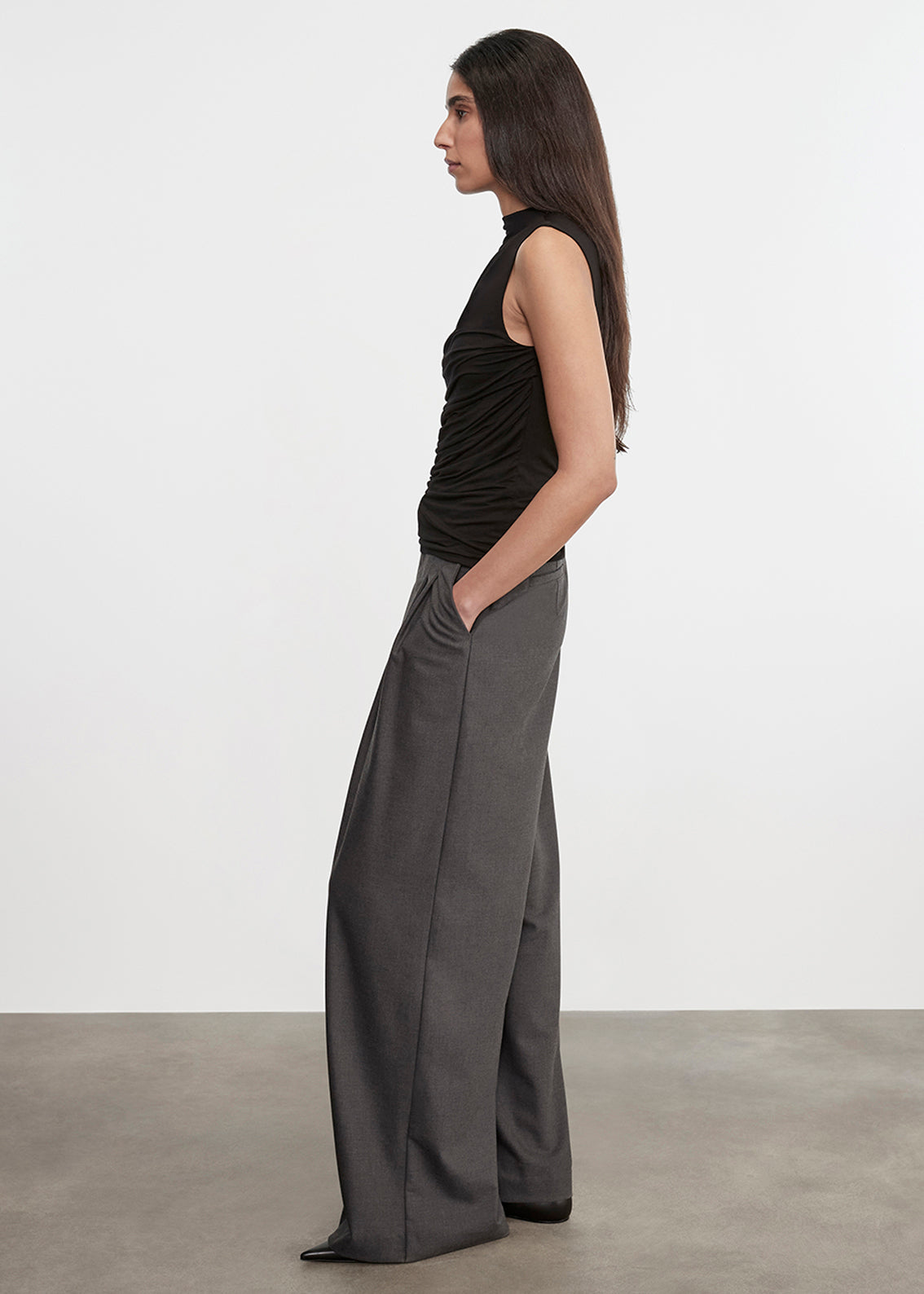 Sleeveless Twist Top | Black