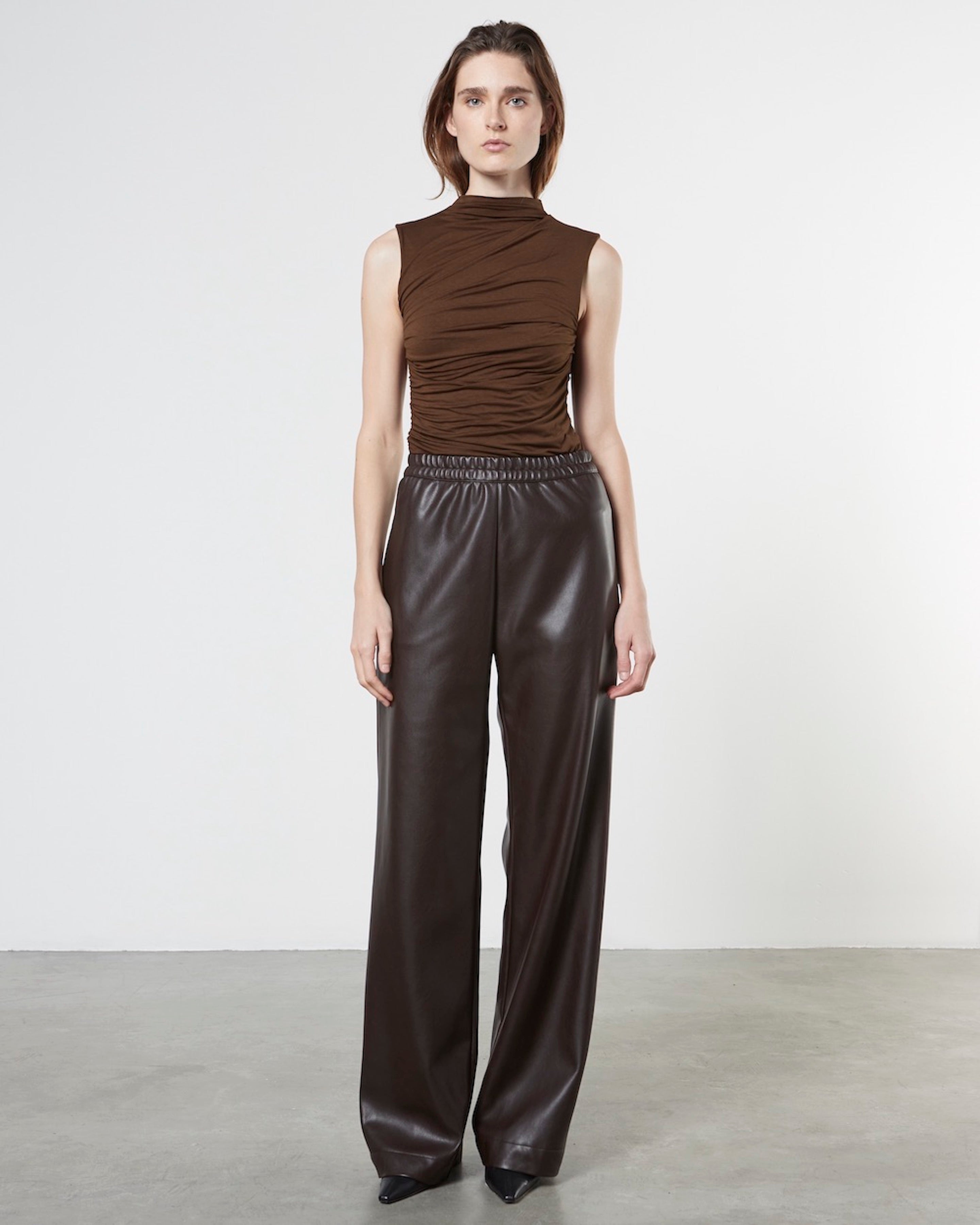 Sleeveless Twist Top | Saddle Brown Front 