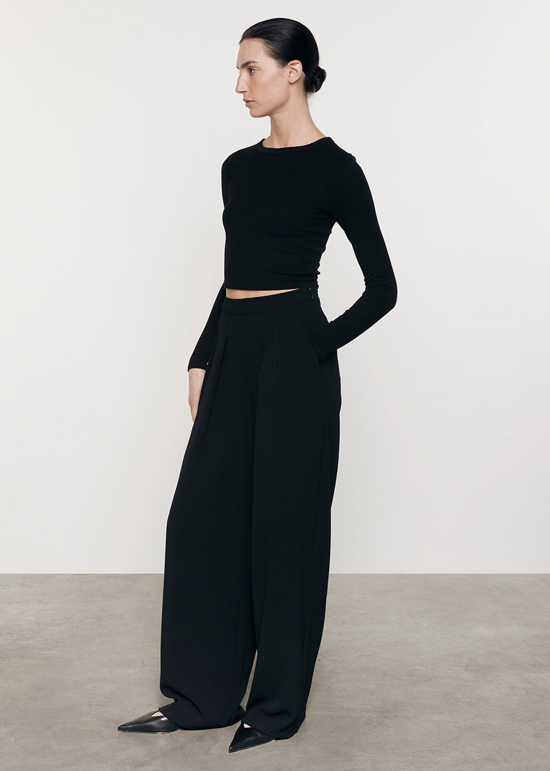 Silk Rib L/S Tuck Top | Black