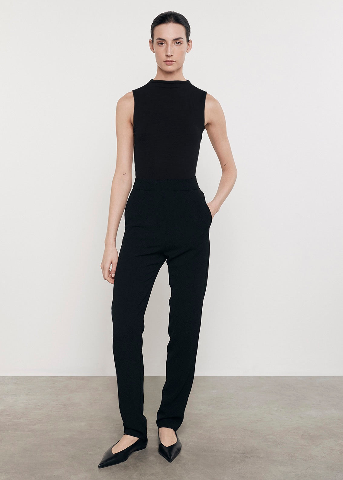 Silk Rib Sleeveless Mockneck | Black