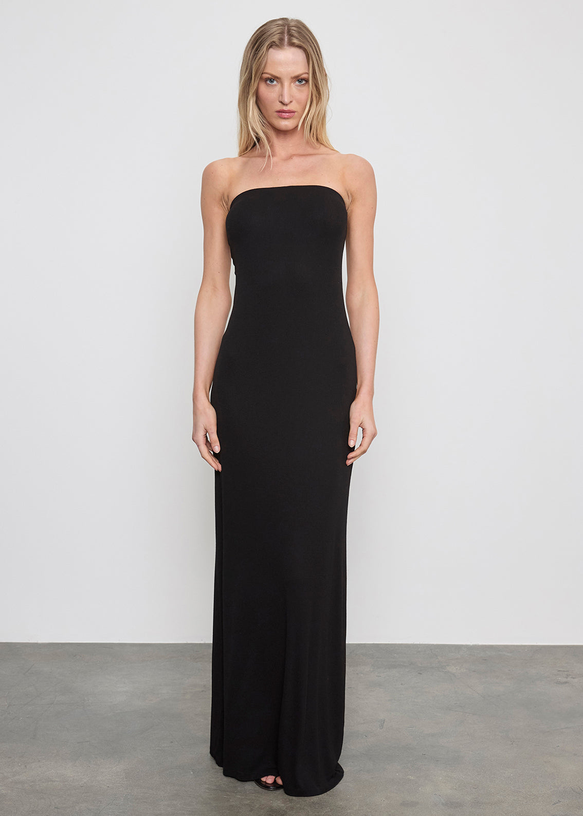 Silk Rib Strapless Fluid Dress | Black