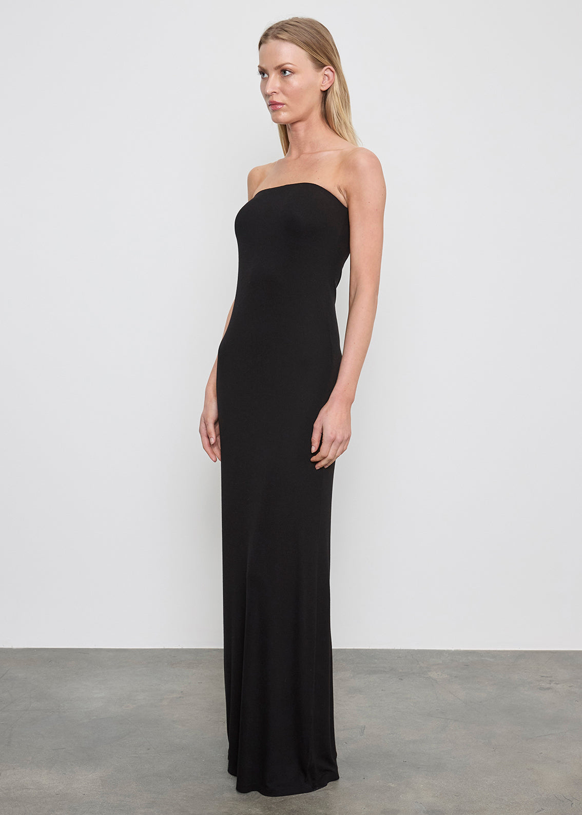 Silk Rib Strapless Fluid Dress | Black