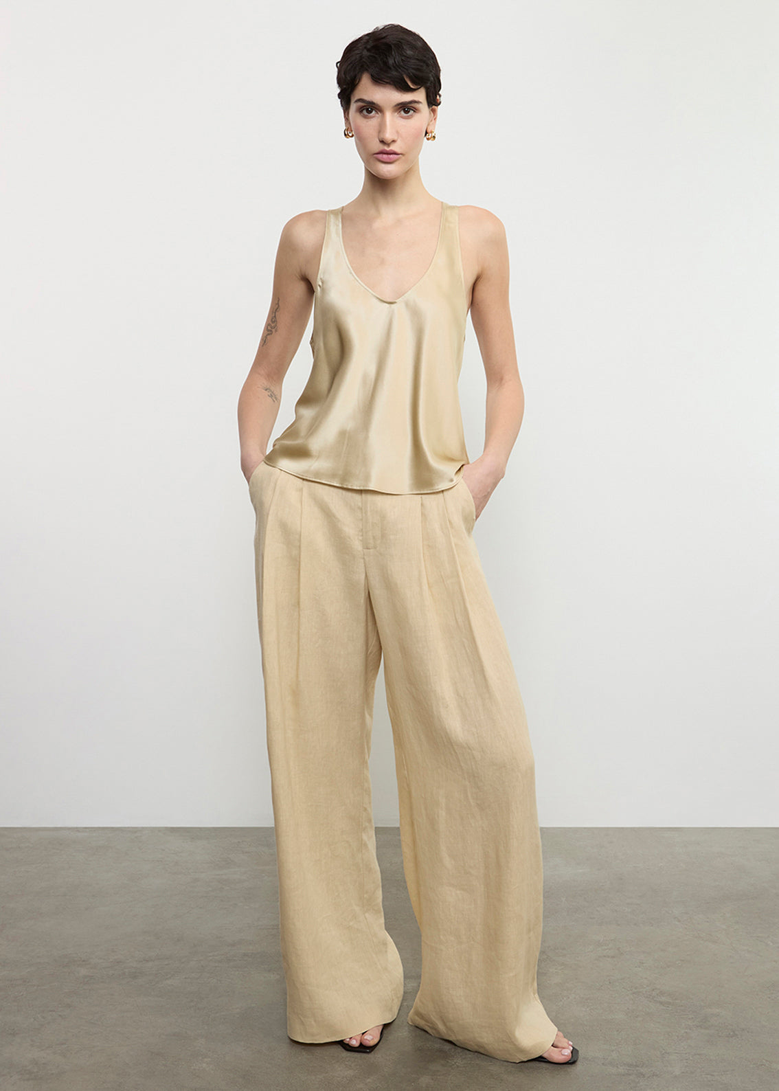 Linen Pleated Trouser | Blonde