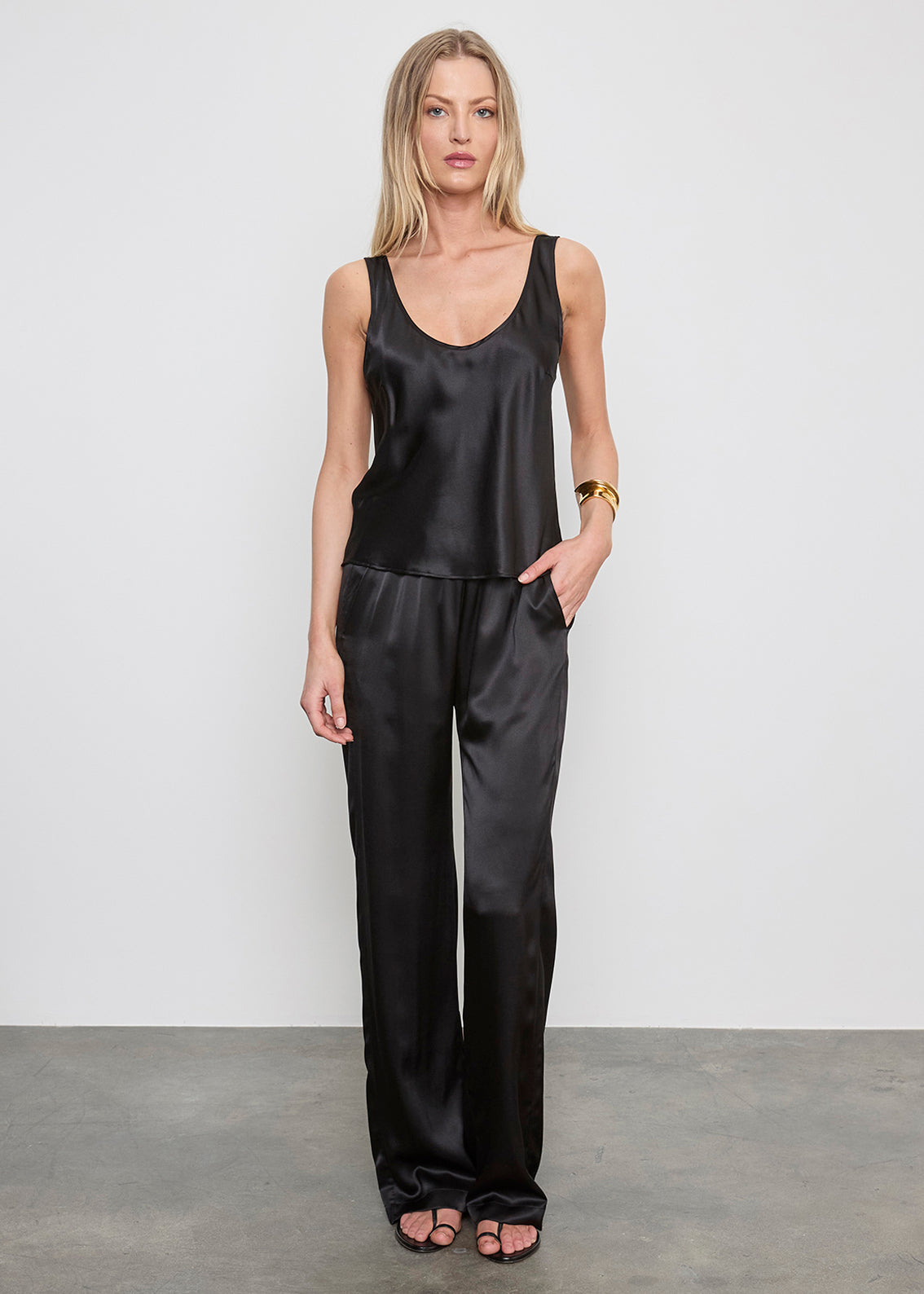 Silk Satin U Tank | Black