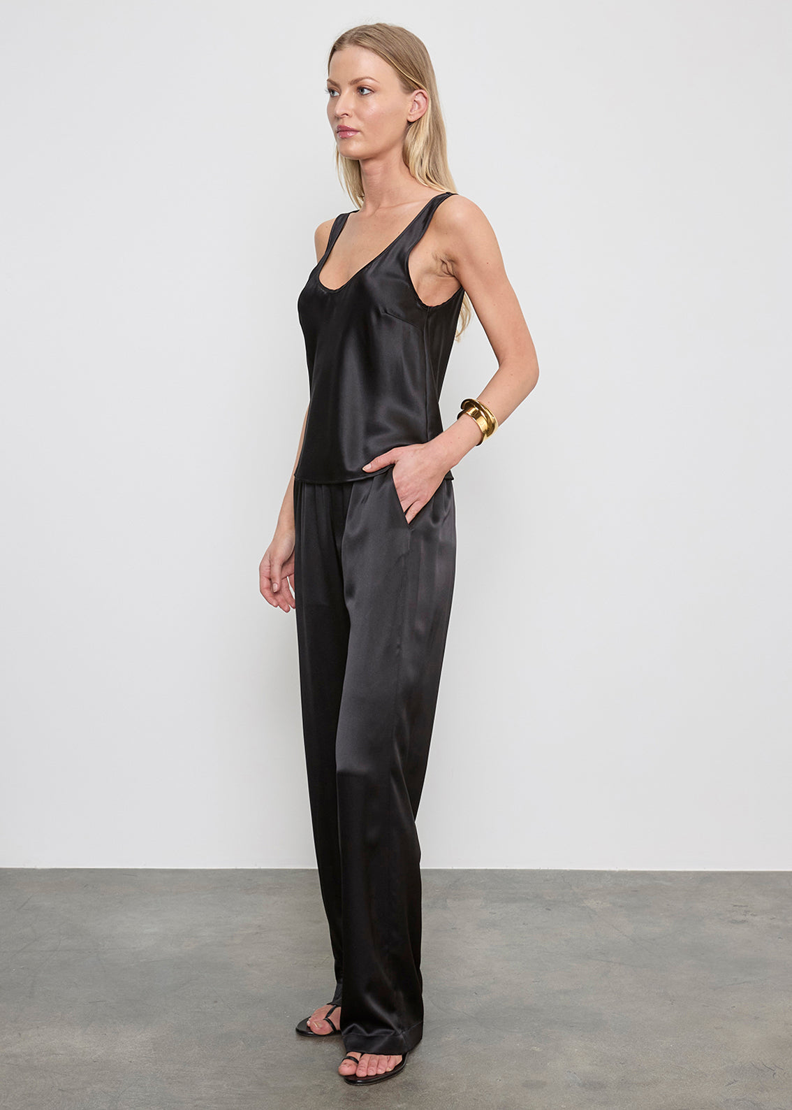 Silk Satin U Tank | Black