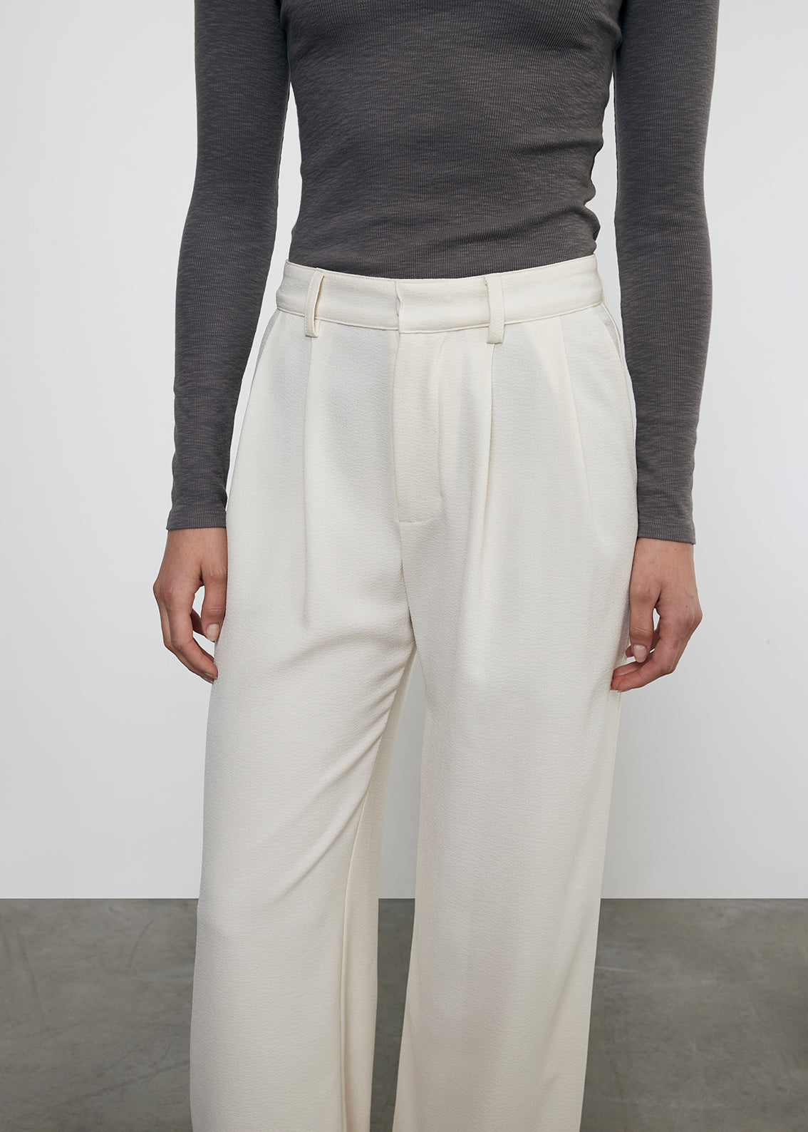 Crepe Mid Rise Trouser | Cream