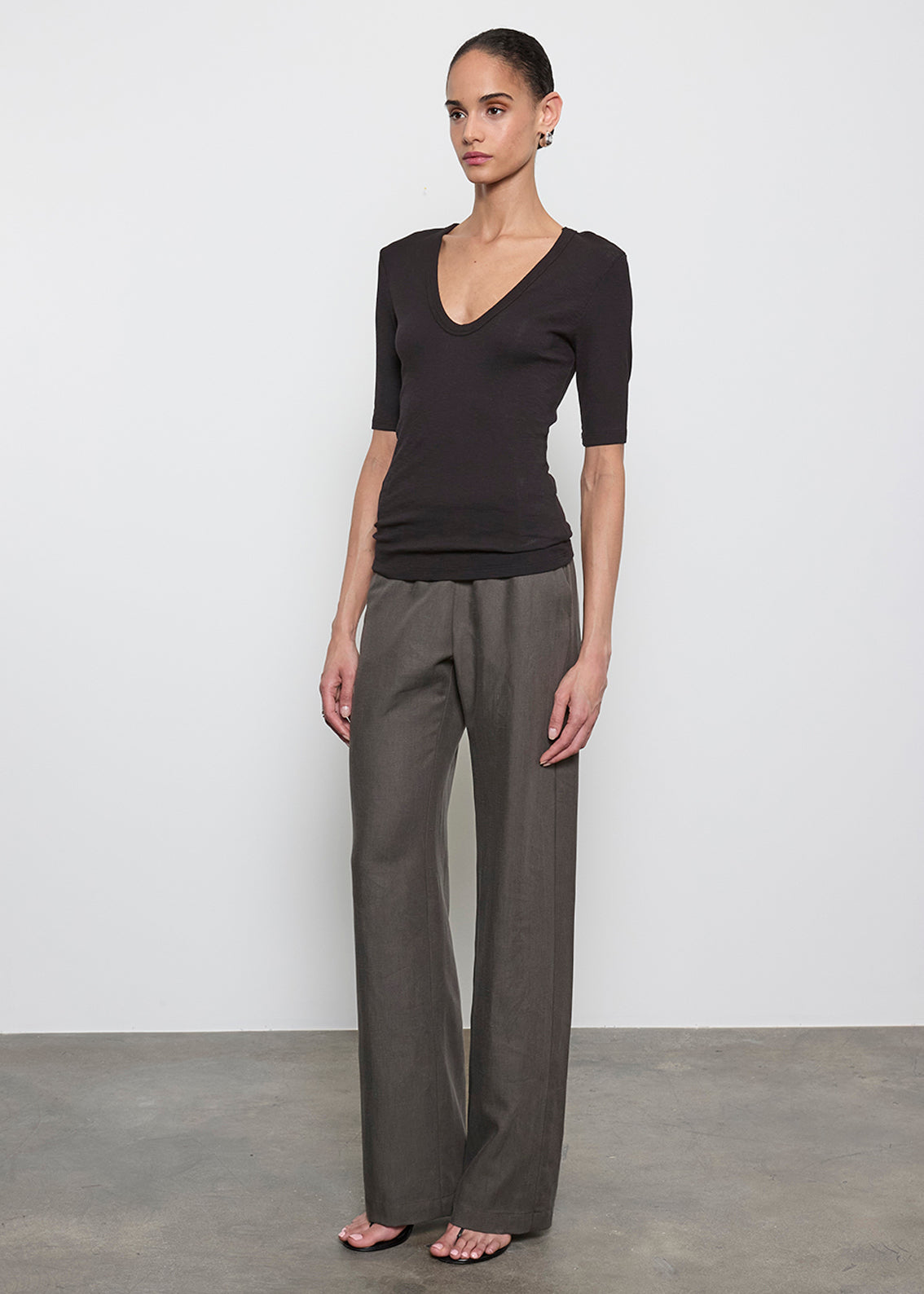 Textured Knit Half Sleeve U | Black