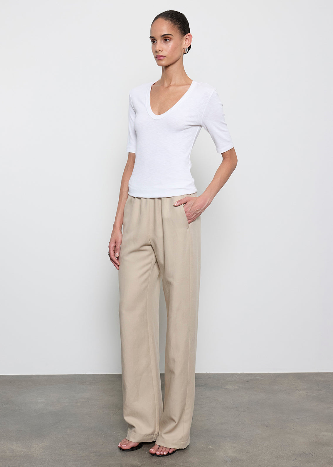 Textured Knit Half Sleeve U | White