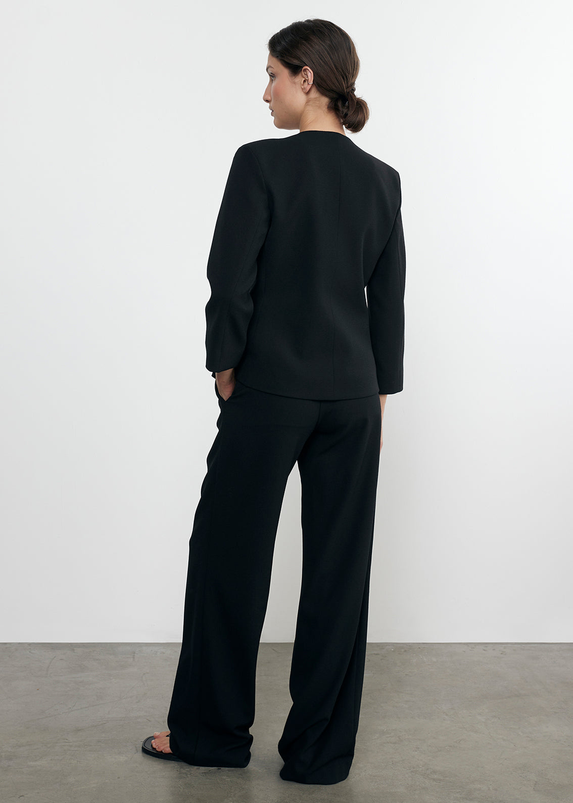 Crepe Mid Rise Trouser | Black