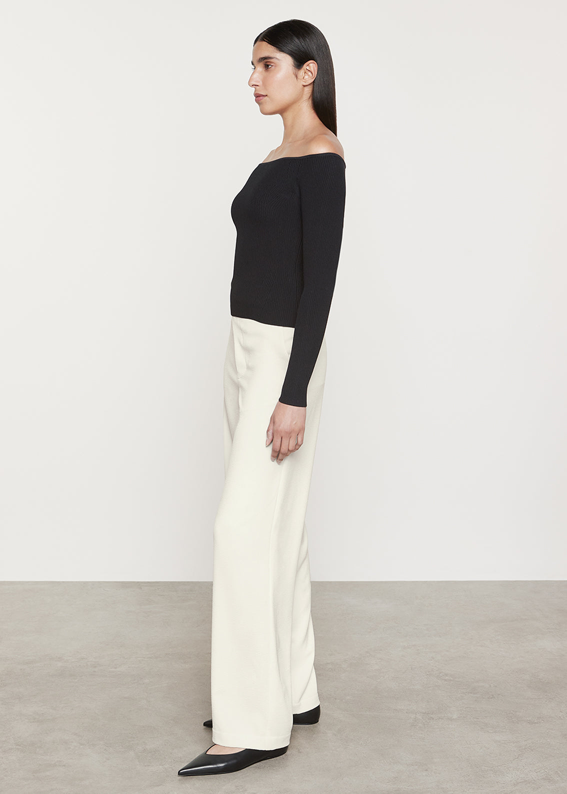 Soft Structure Knitted Off Shoulder | Black