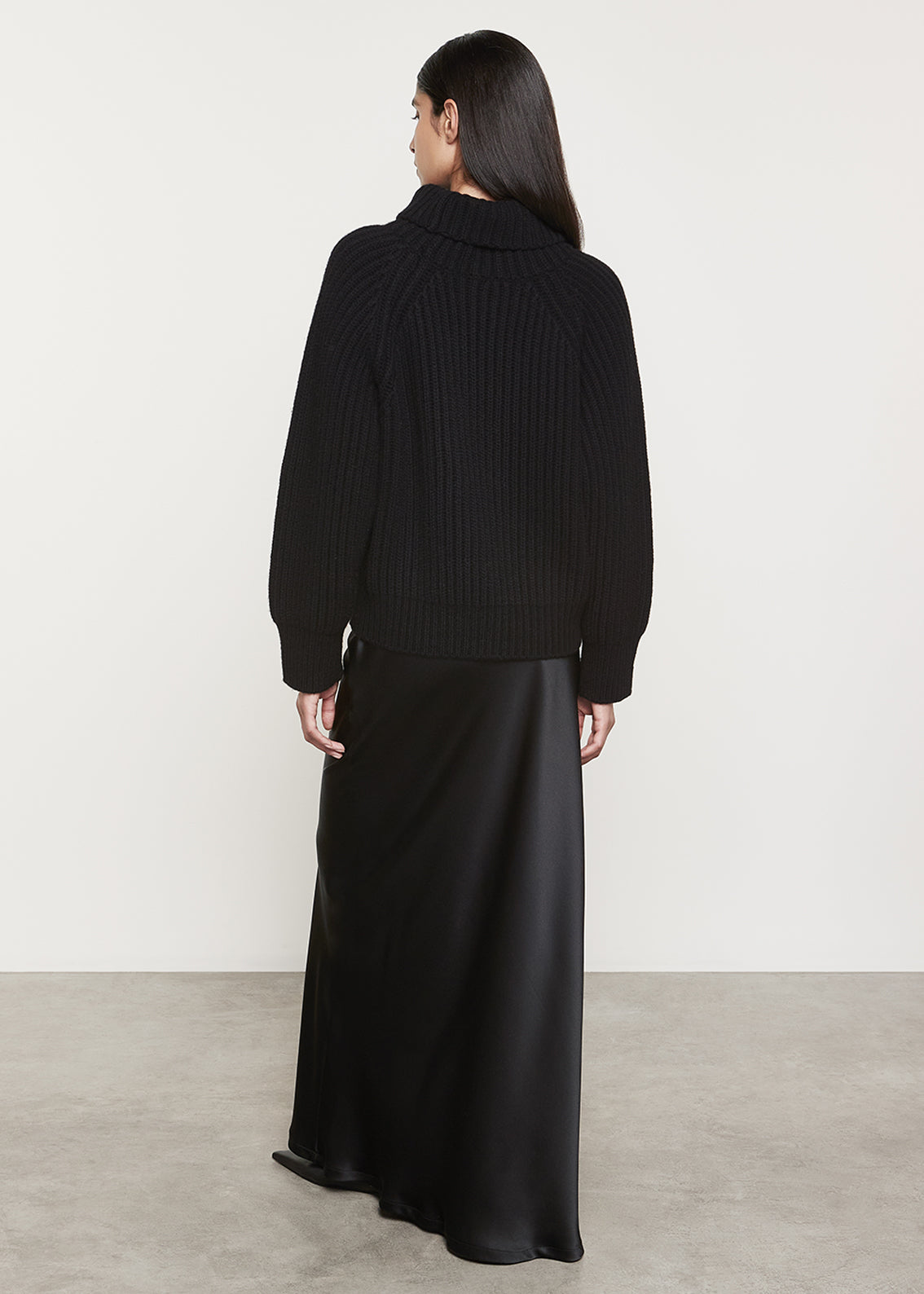 Chunky Cashmere Turtleneck Sweater | Black